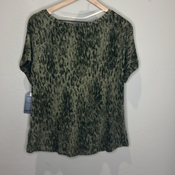 Democracy Blouse Top Shirt XL Green Leopard Cheetah Animal Print Soft Casual - Picture 8 of 11